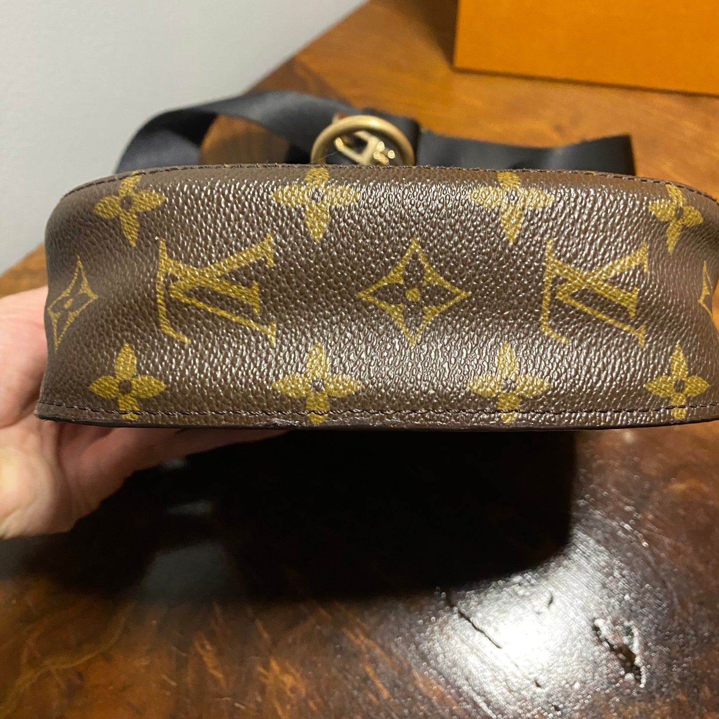 The Swift -Orvis bags Monogram in Black Crossbody