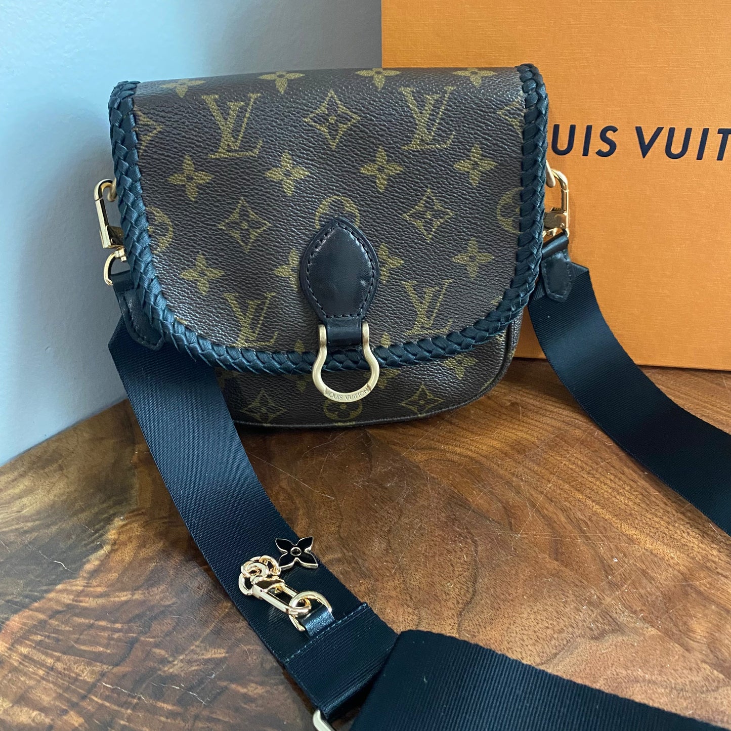 The Swift -Orvis bags Monogram in Black Crossbody