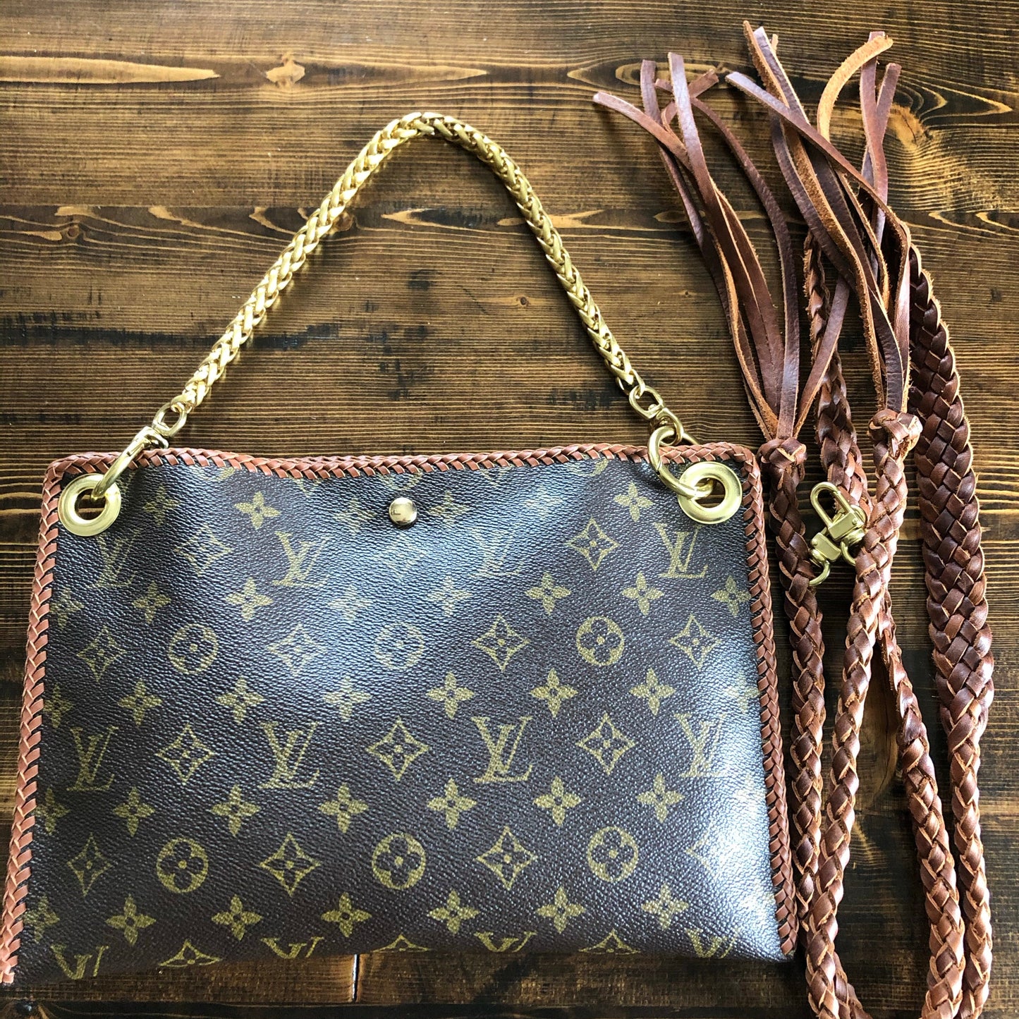 The XL Nuthatch -Orvis bags Monogram in Caramel Crossbody