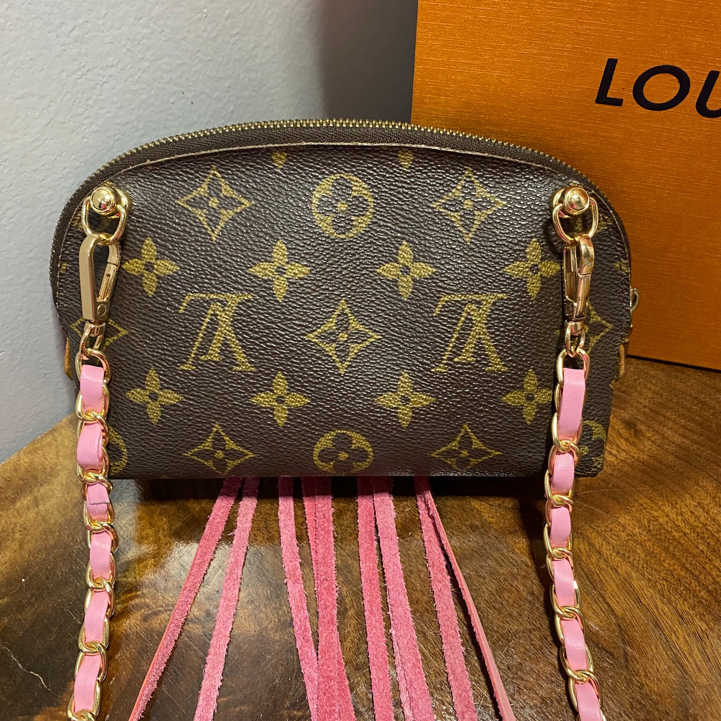 The Junco Crossbody Bag -Orvis bags Monogram in Pink Fringe