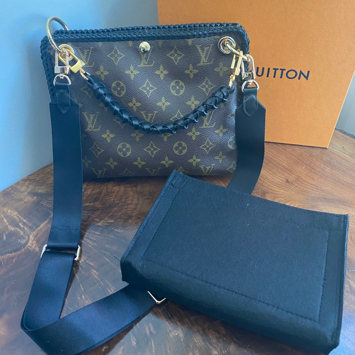 The Swan Crossbody -Orvis bags Monogram in Black
