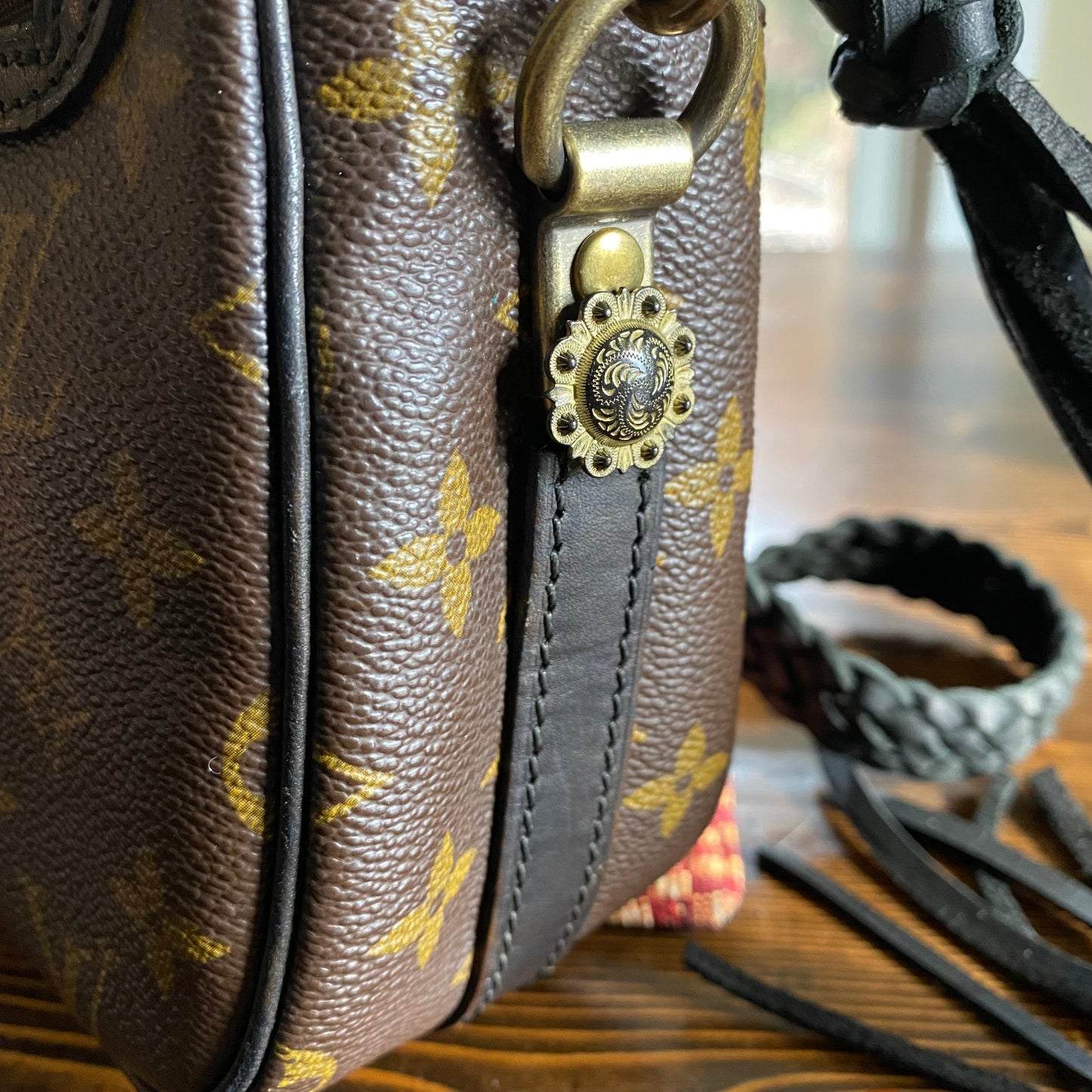 The Cockatiel -Orvis bags Monogram in Black Crossbody