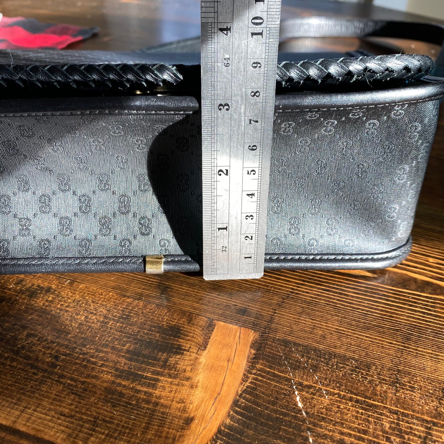 The Swift Crossbody -Orvis bags Micro GG in Black