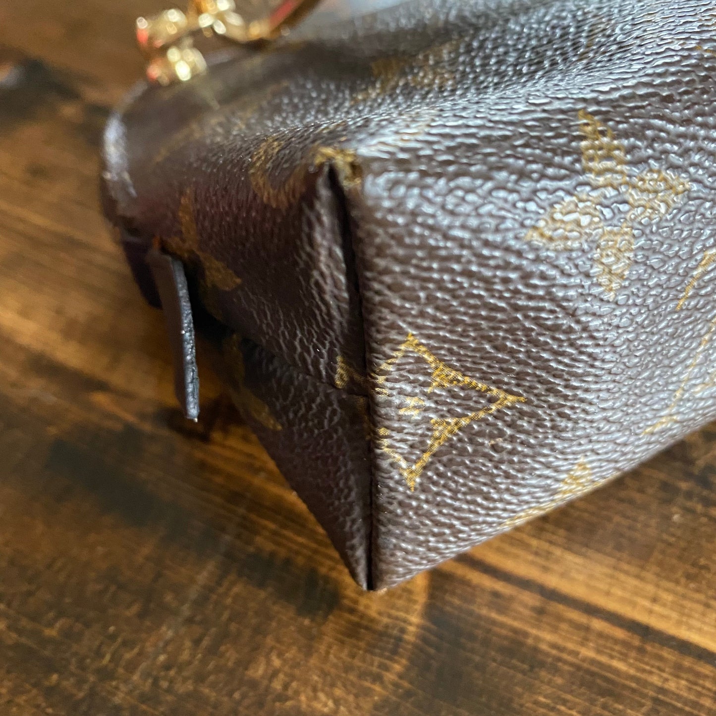 The Junco Crossbody Bag -Orvis bags Monogram in Black