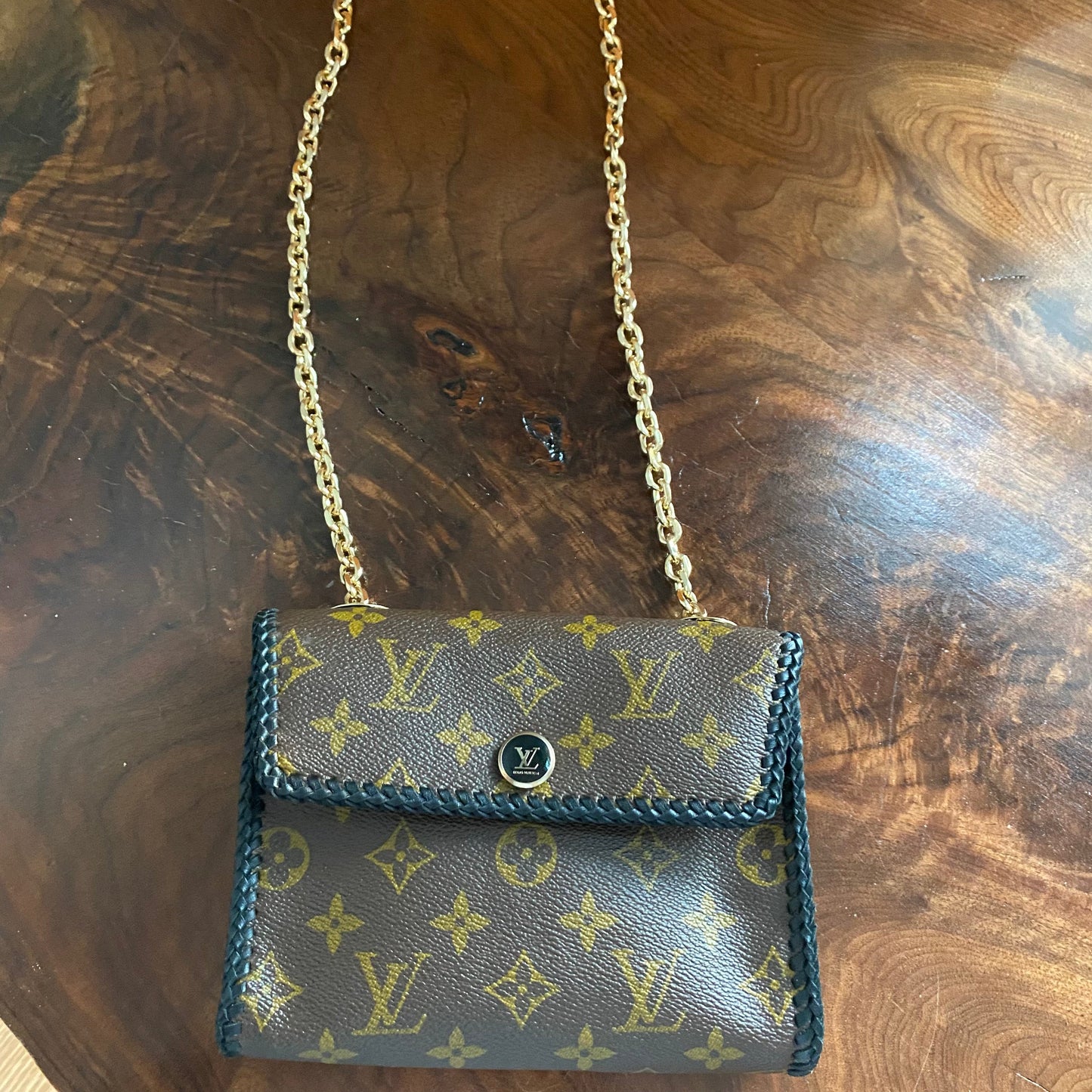 The Canvasback Shoulder/Crossbody Bag -Orvis bags Monogram in Black