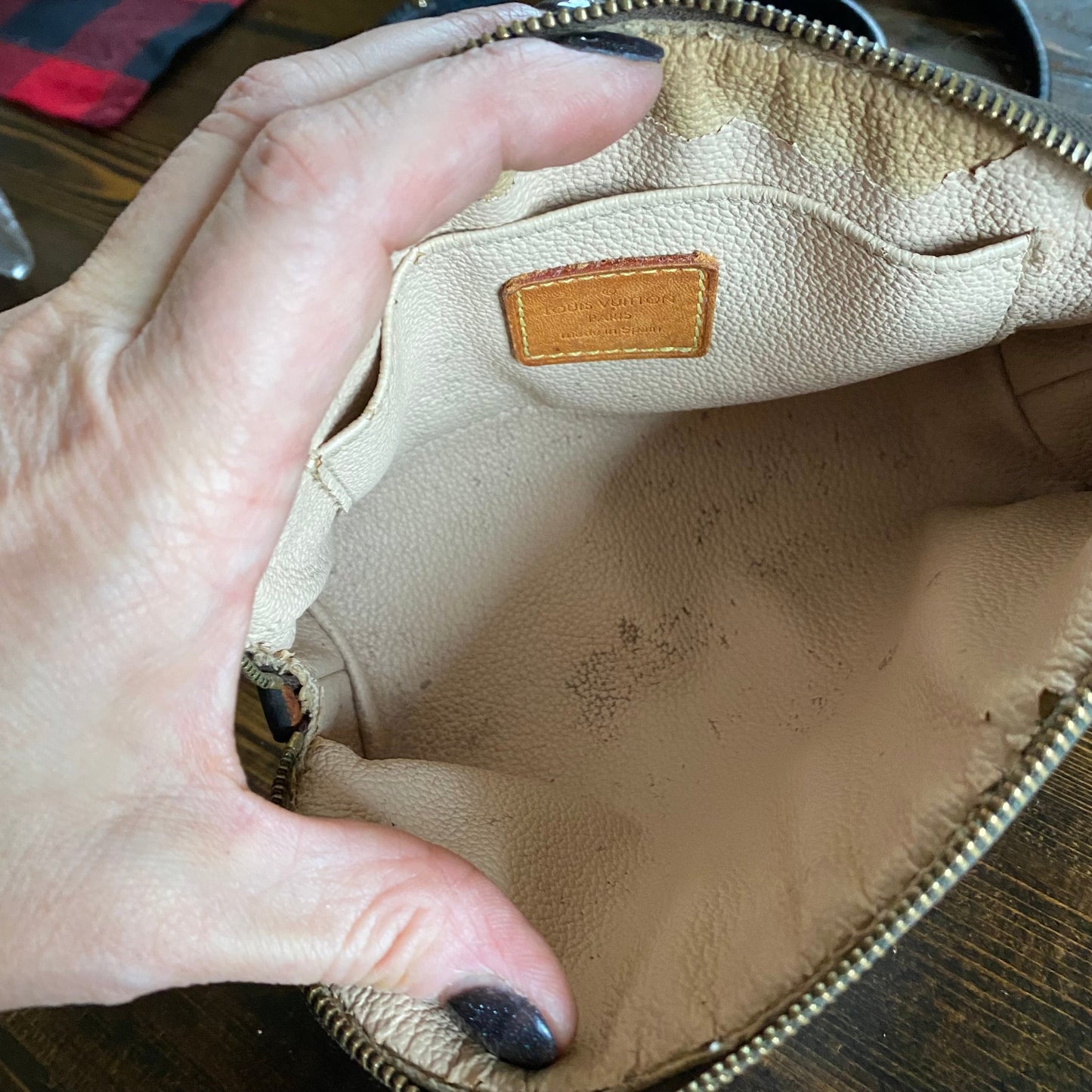 The Junco Crossbody Bag -Orvis bags Monogram in Black