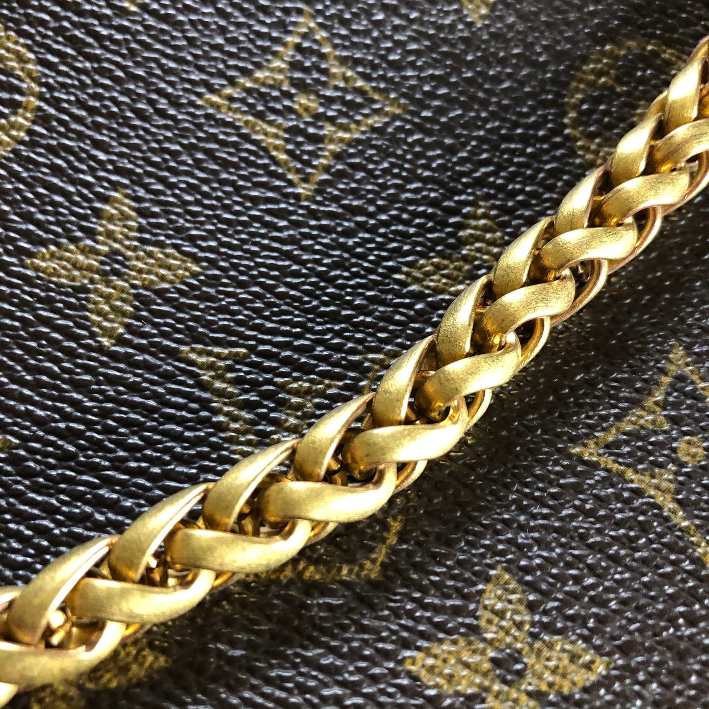 The XL Nuthatch -Orvis bags Monogram in Caramel Crossbody