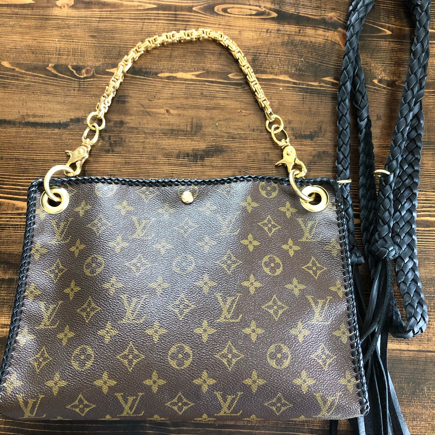 The Swan -Orvis bags Monogram in Black Crossbody