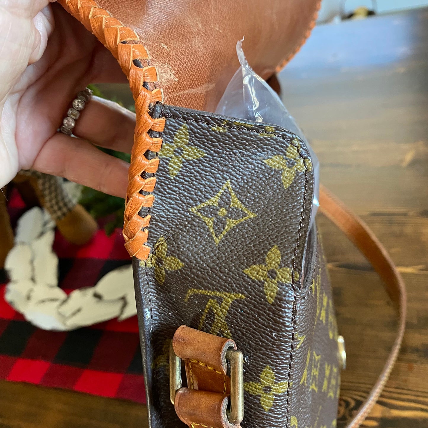 The Swift -Orvis bags Monogram in Tan Crossbody