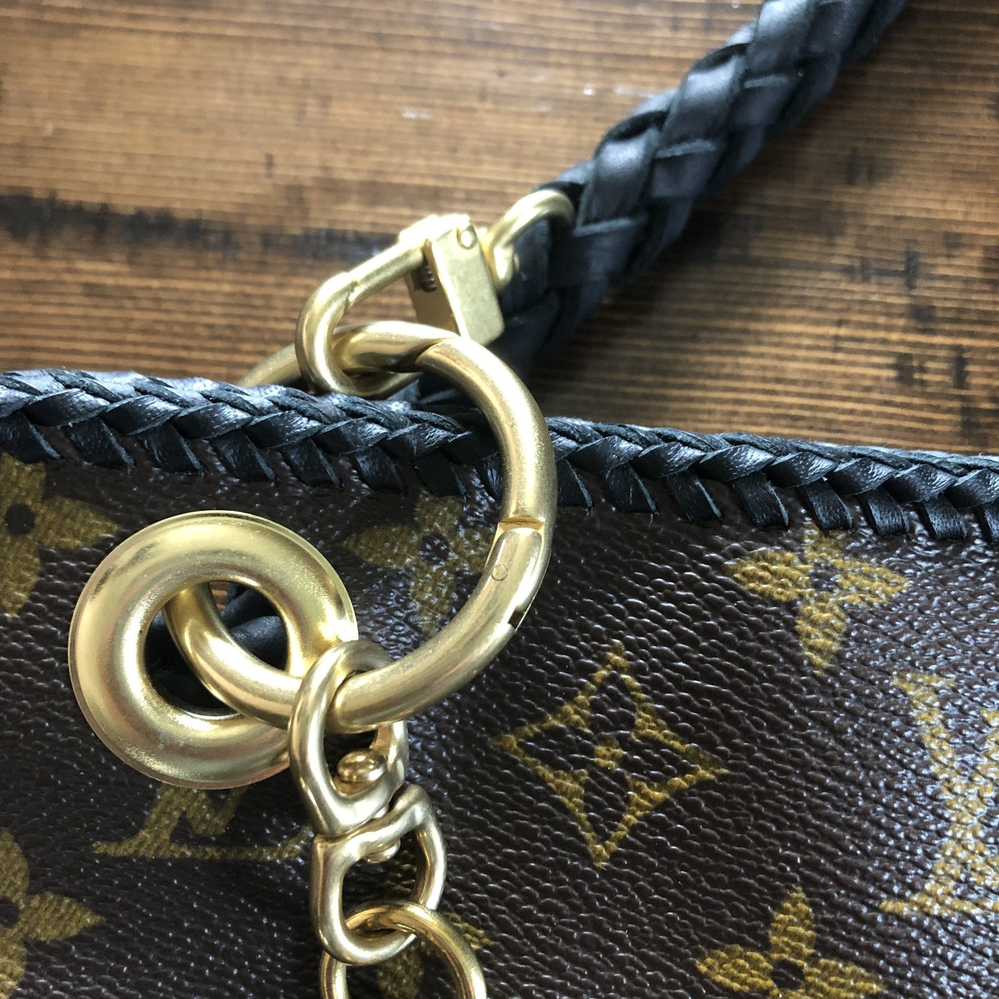 The XL Nuthatch -Orvis bags Monogram in Black Crossbody