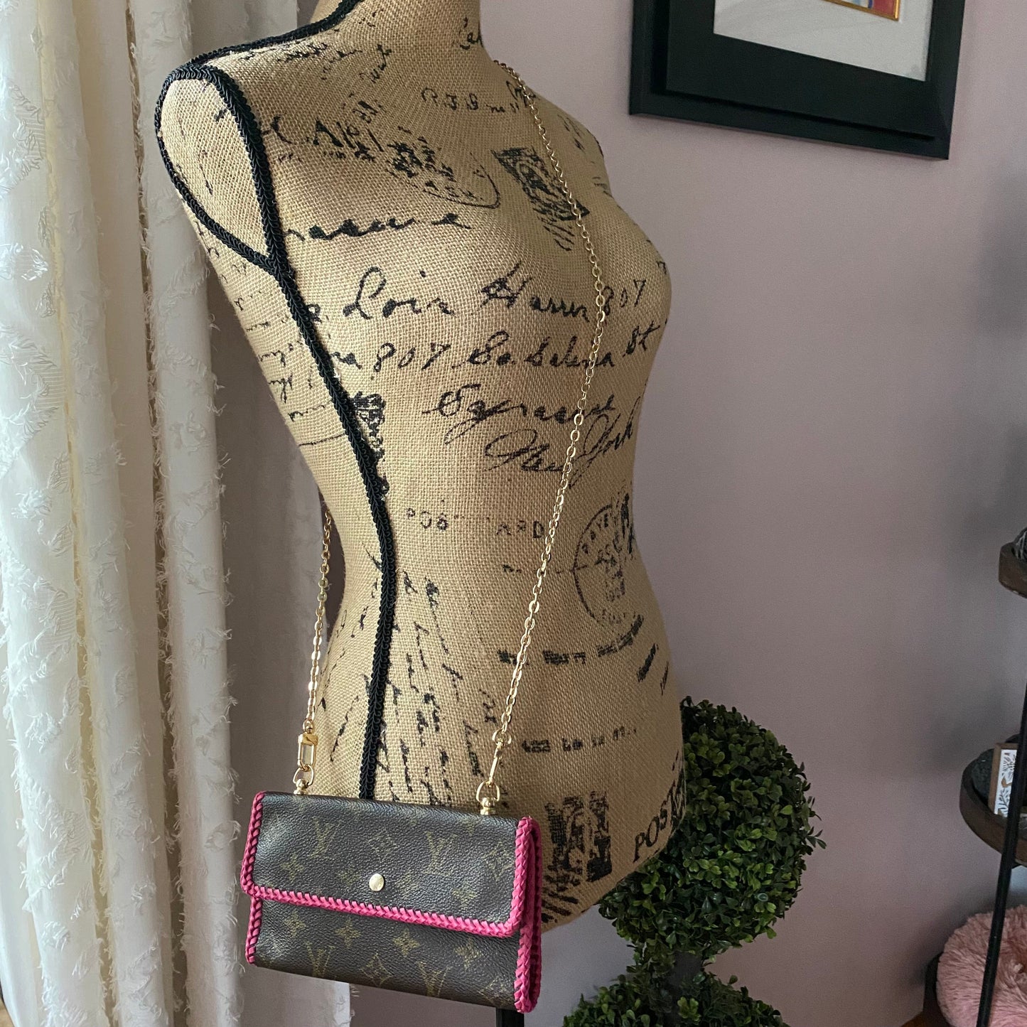 The Junco Wallet Crossbody -Orvis bags Monogram in Hot Pink