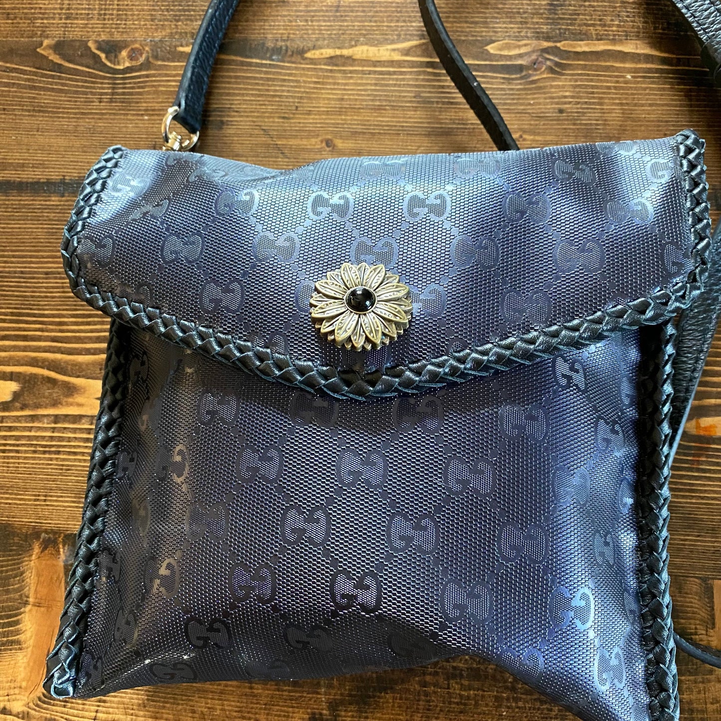 The Robin -Orvis bags GG Crossbody in Blue/Purple