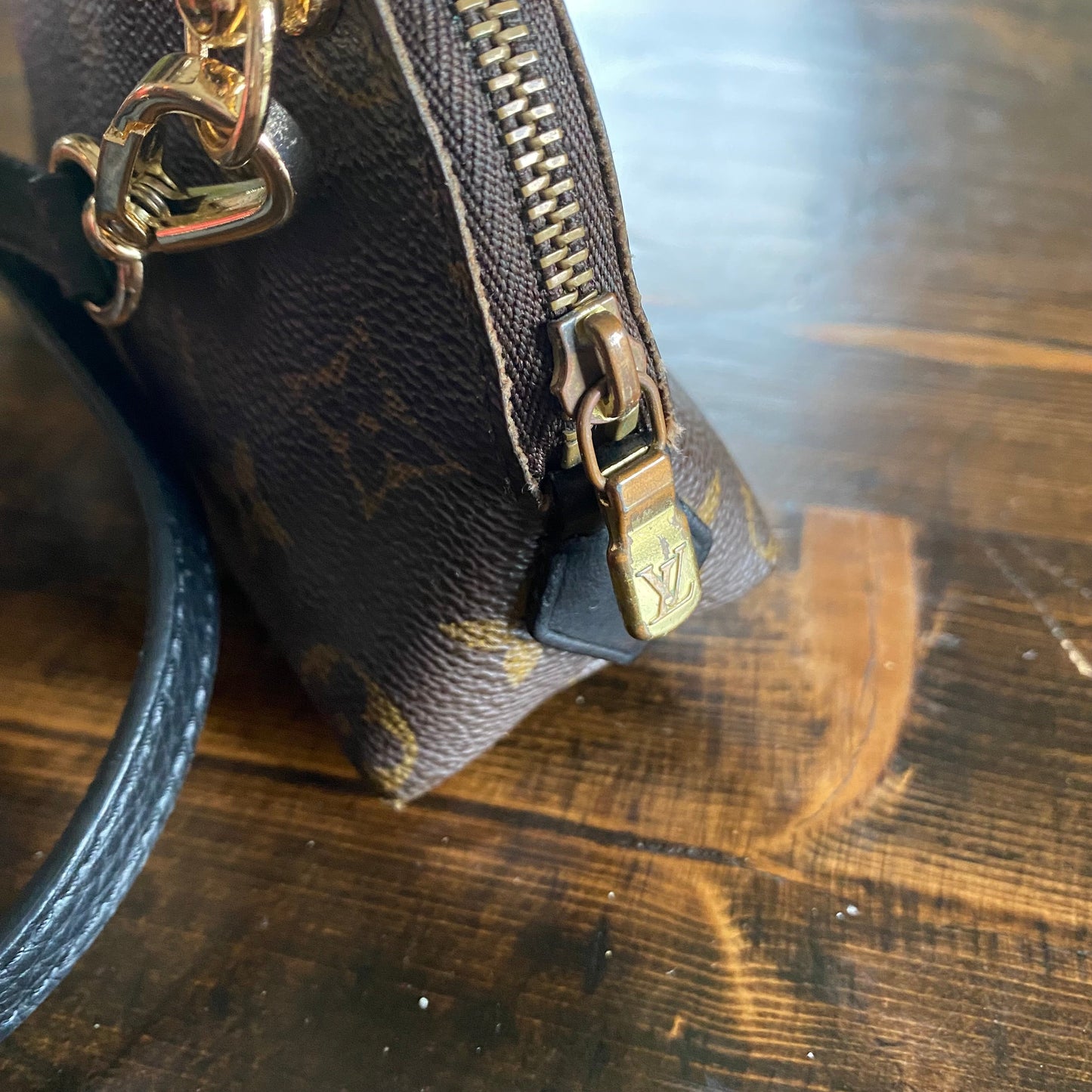 The Junco Crossbody Bag -Orvis bags Monogram in Black