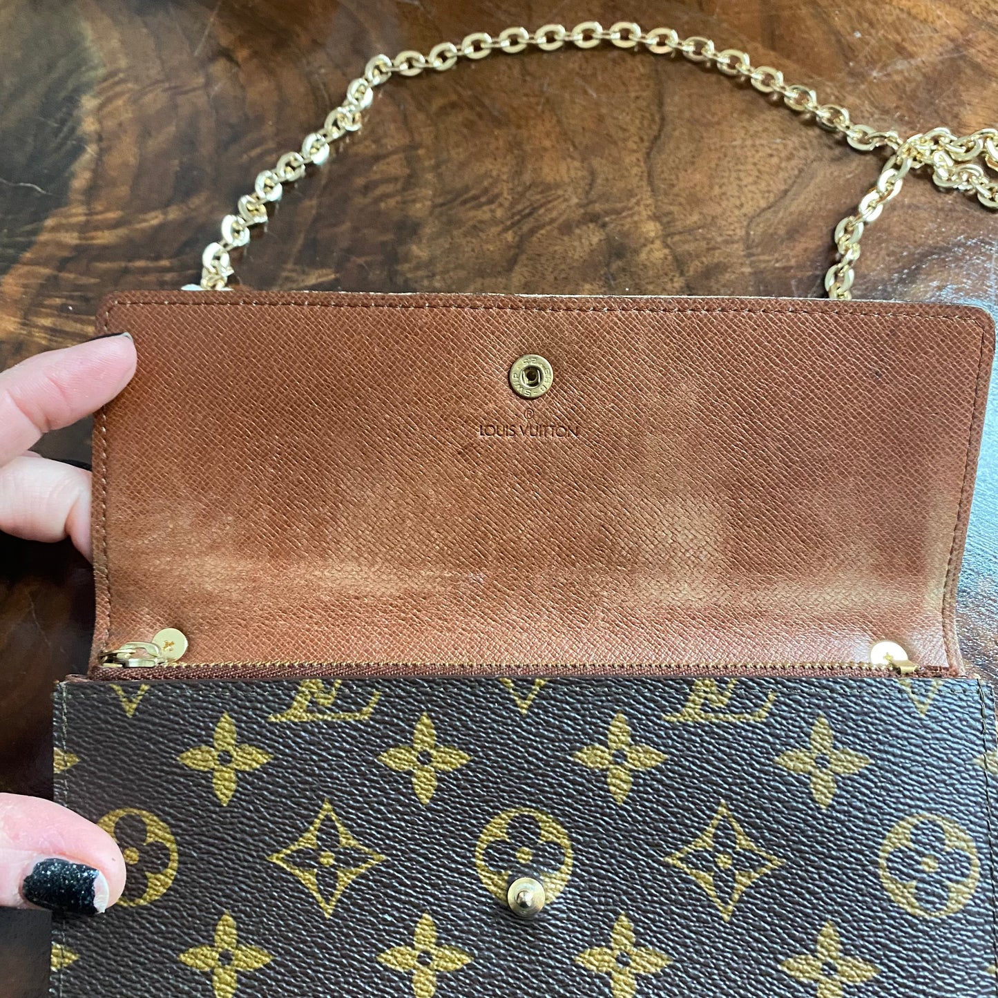The Junco Wallet Crossbody -Orvis bags Monogram with Heart Chain