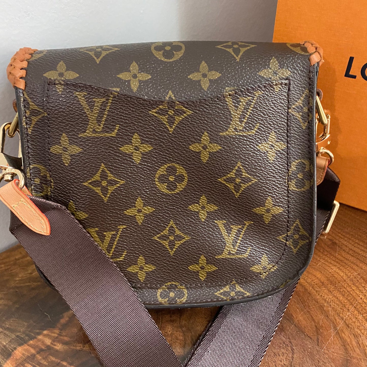 The Swift -Orvis bags Monogram in Tan Crossbody