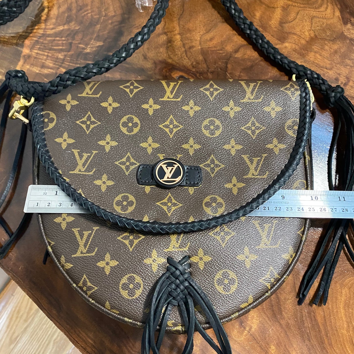 The Dove -Orvis bags Monogram in Black Crossbody