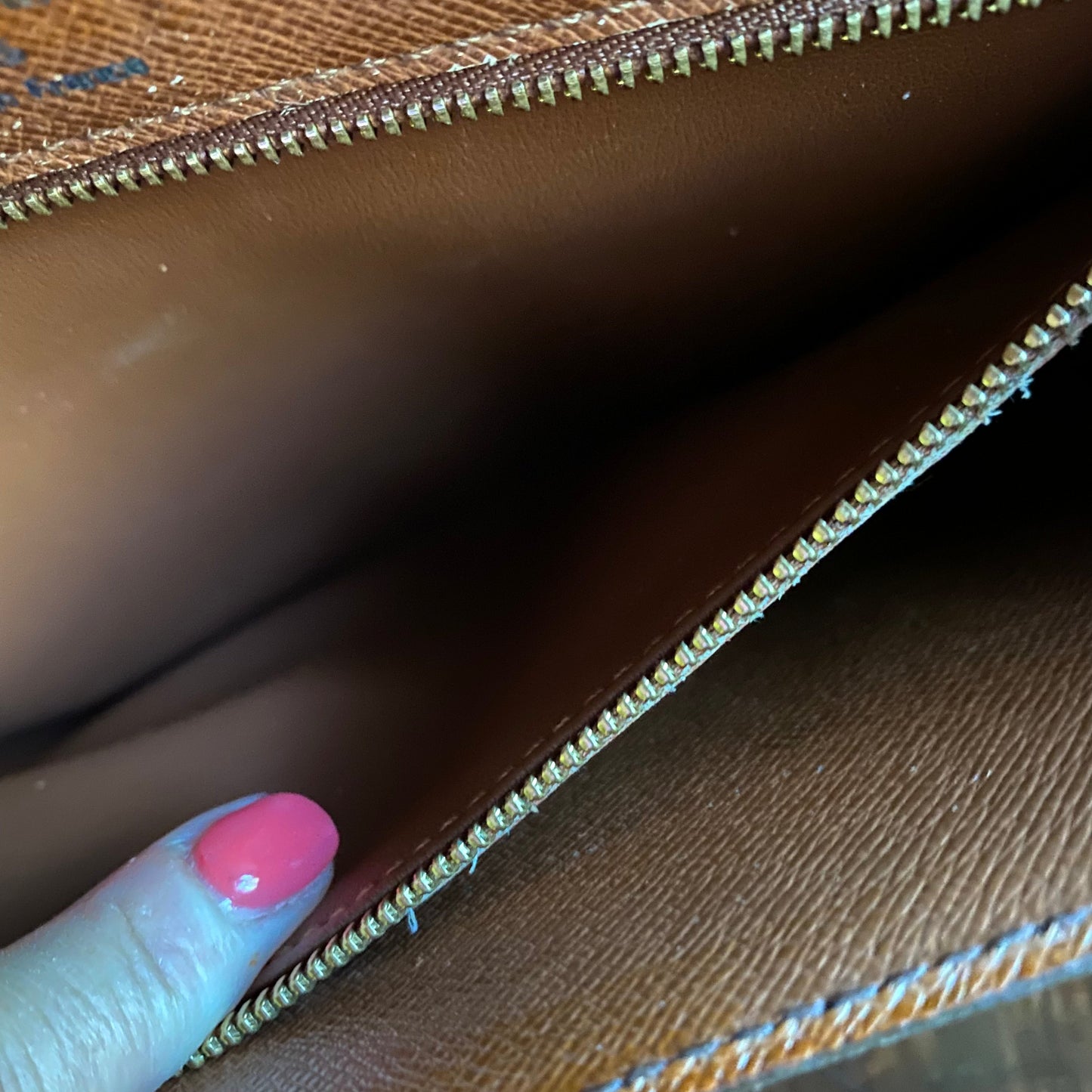 The Kingfisher Crossbody -Orvis bags Monogram in Whiskey