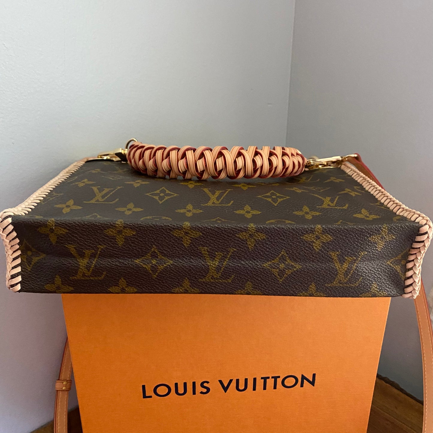 The Swan -Orvis bags Monogram in Vachetta Crossbody