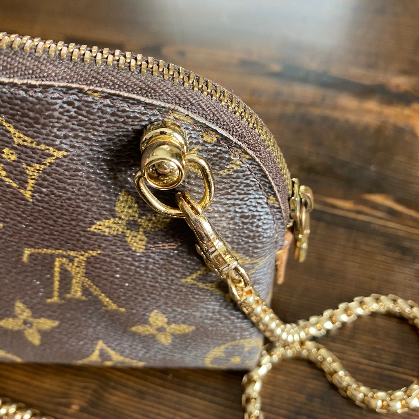 The Junco Crossbody Bag -Orvis bags Monogram with Heart in Gold