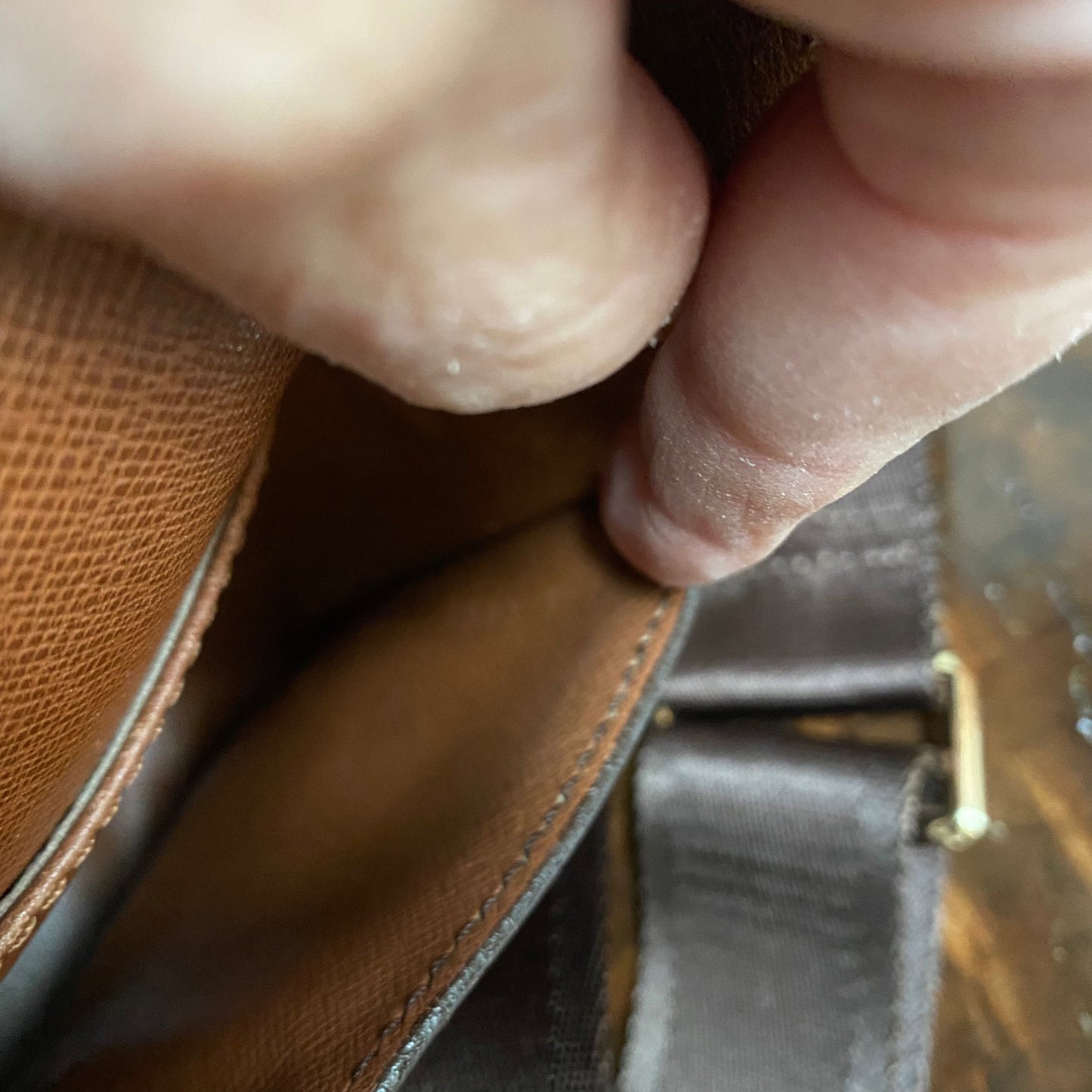 The Swift -Orvis bags Monogram in Tan Crossbody