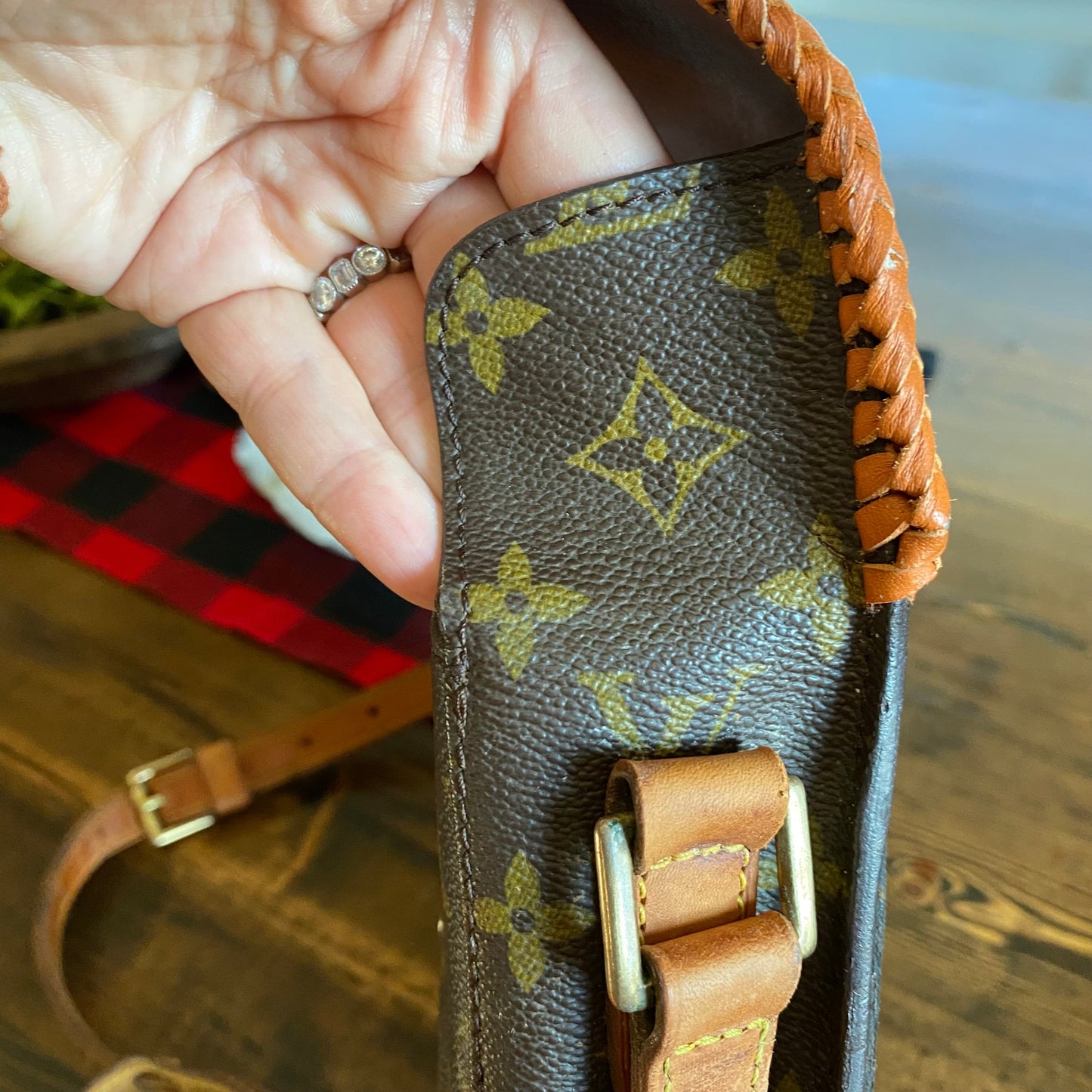 The Swift -Orvis bags Monogram in Tan Crossbody