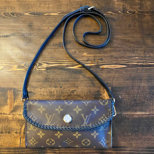 The Junco Crossbody Bag -Orvis bags Monogram in Black