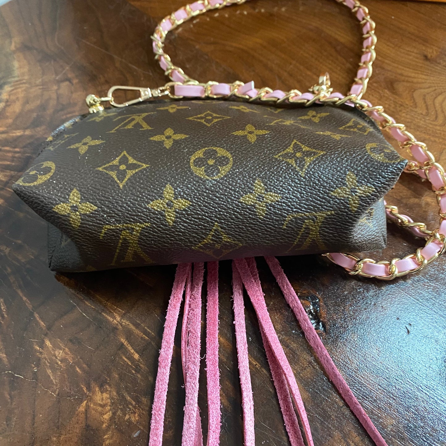 The Junco Crossbody Bag -Orvis bags Monogram in Pink Fringe