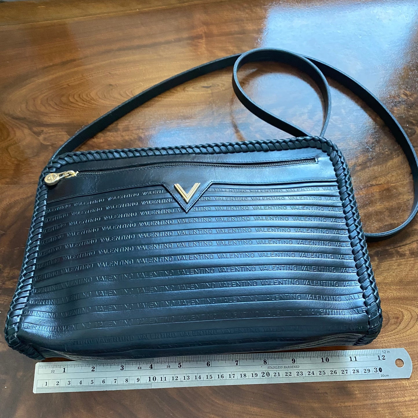 The Swan Crossbody -Orvis bags Valentino in Black