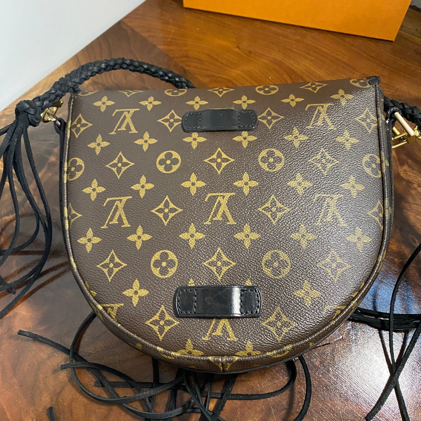 The Dove -Orvis bags Monogram in Black Crossbody