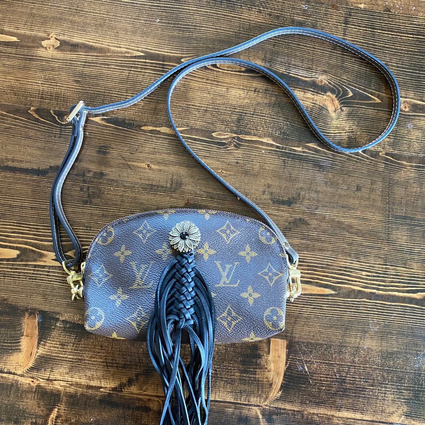 The Junco -Orvis bags Monogram in Black Crossbody Bag