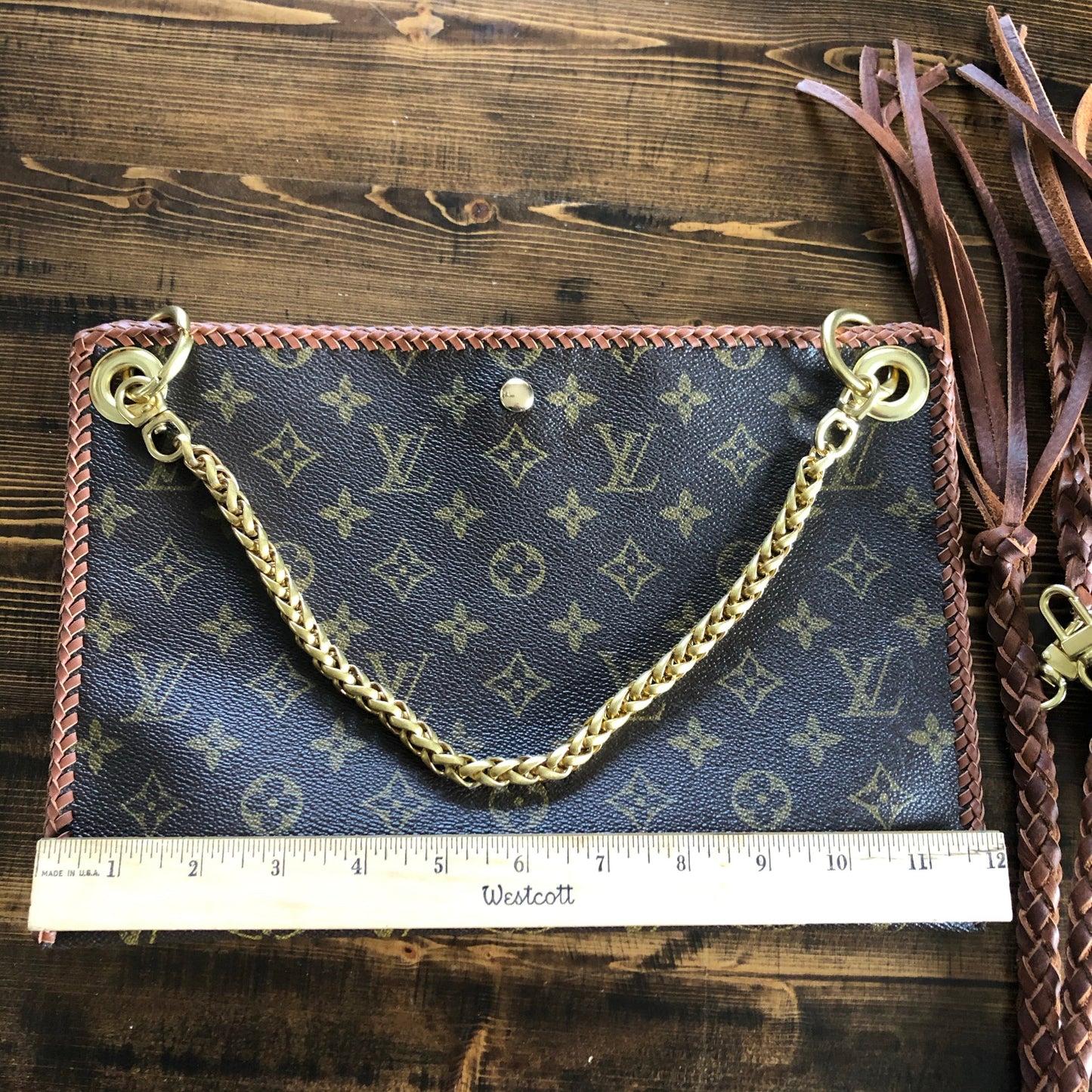 The XL Nuthatch -Orvis bags Monogram in Caramel Crossbody