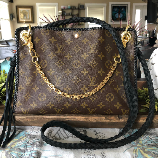 The Swan -Orvis bags Monogram in Black Crossbody