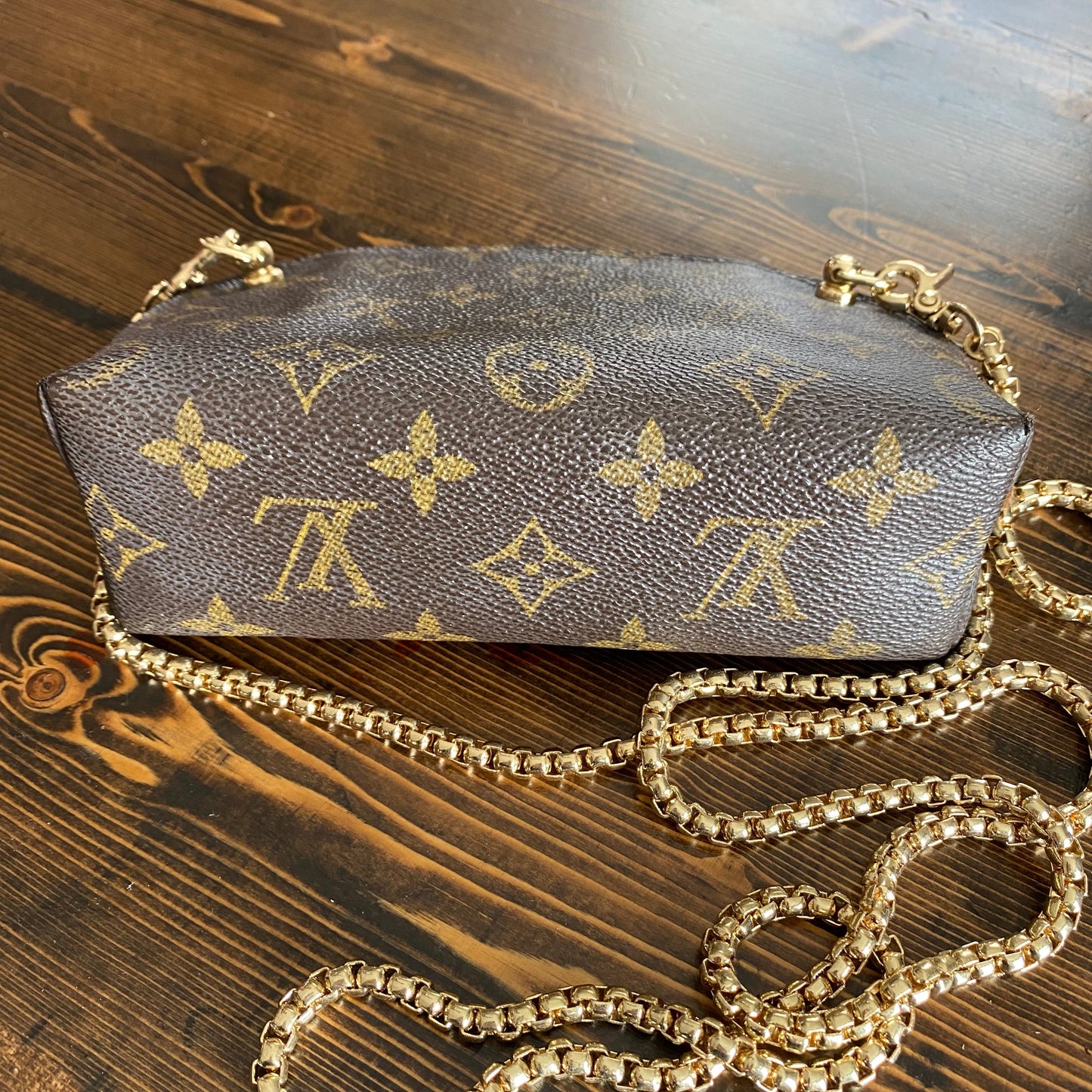 The Junco Crossbody Bag -Orvis bags Monogram with Heart in Gold