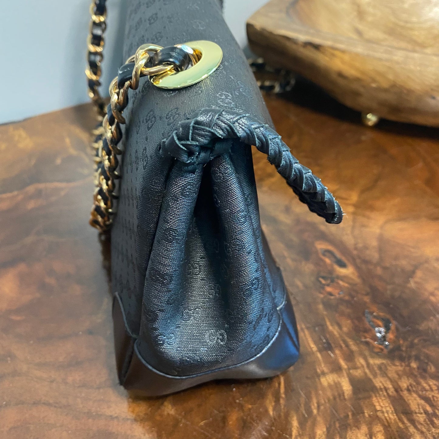 The Crane -Orvis bags Black Micro GG Shoulder/Crossbody Bag
