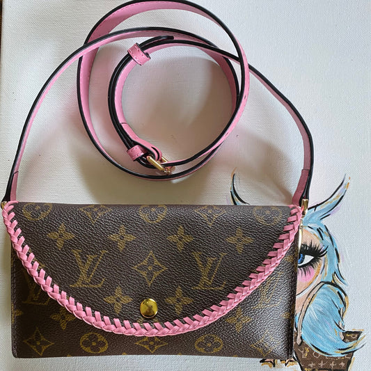 The Junco -Orvis bags Monogram in Pink Crossbody Bag