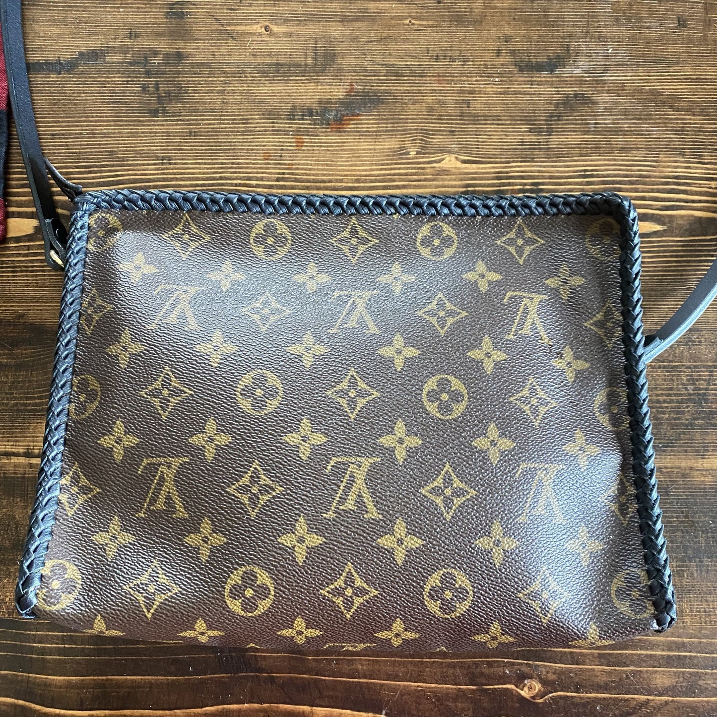 The Swan Crossbody -Orvis bags Monogram in Black