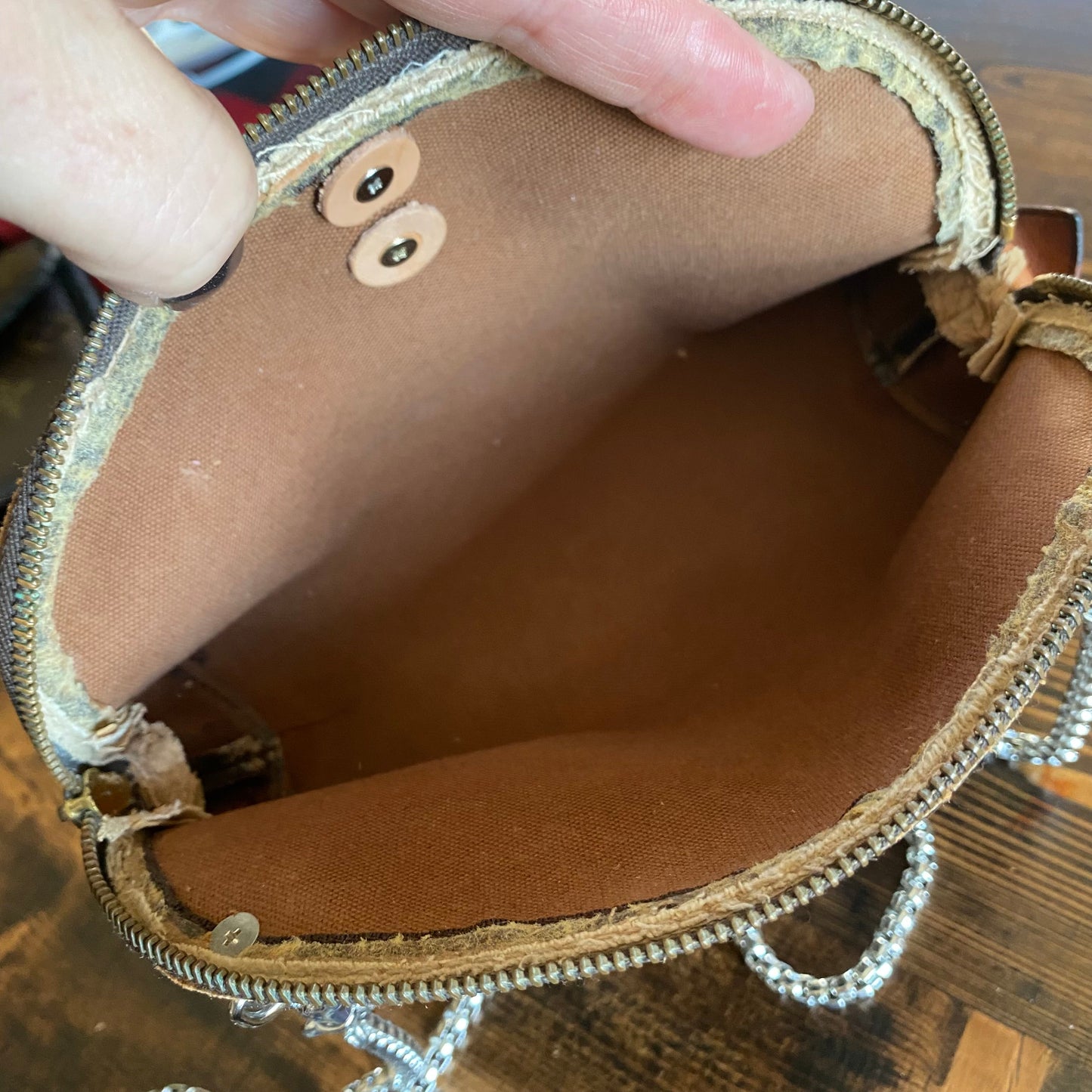 The Junco Crossbody Bag -Orvis bags Monogram with Heart