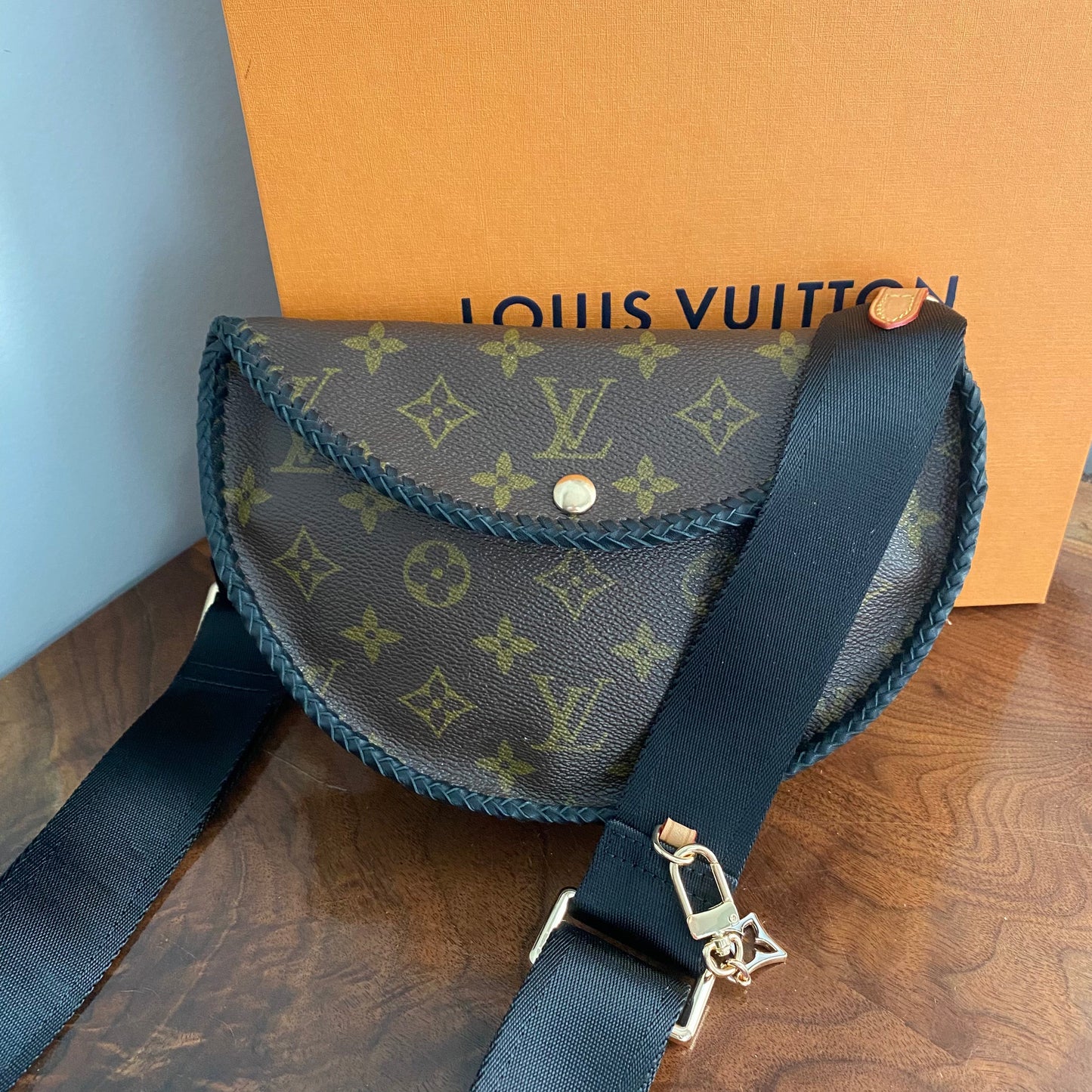 The Dove -Orvis bags Monogram in Black Sling/Crossbody/Shoulder Bag