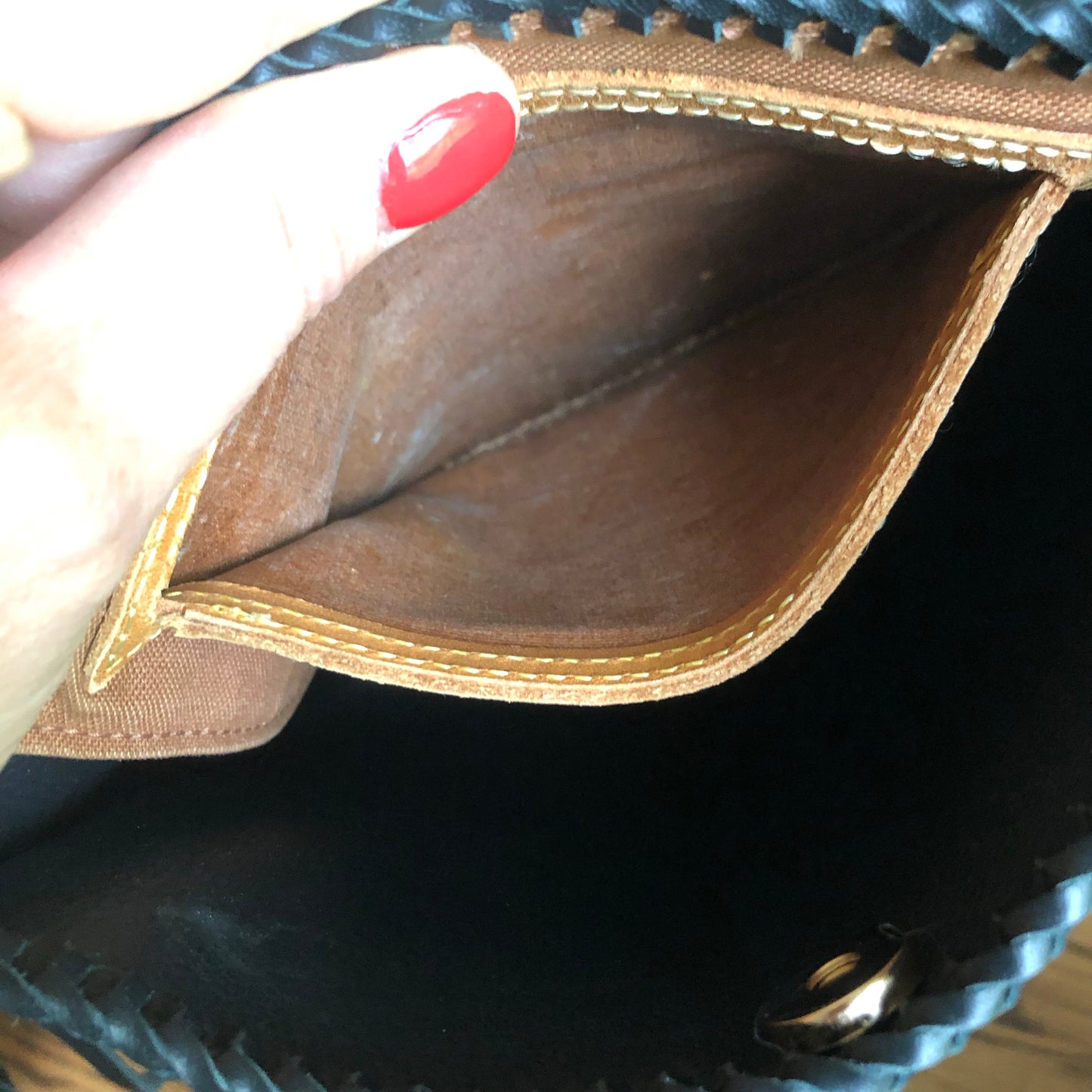 The XL Nuthatch -Orvis bags Monogram in Black Crossbody