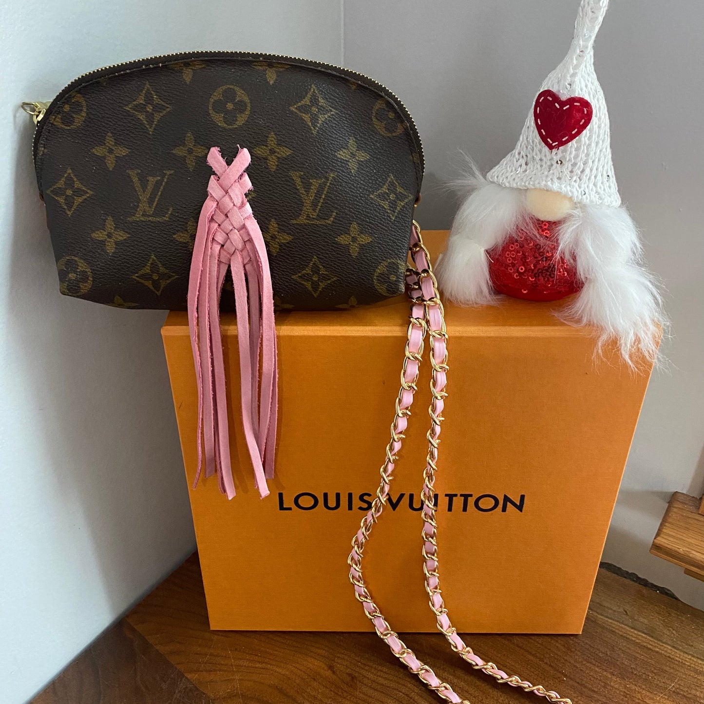 The Junco Crossbody Bag -Orvis bags Monogram in Pink Fringe