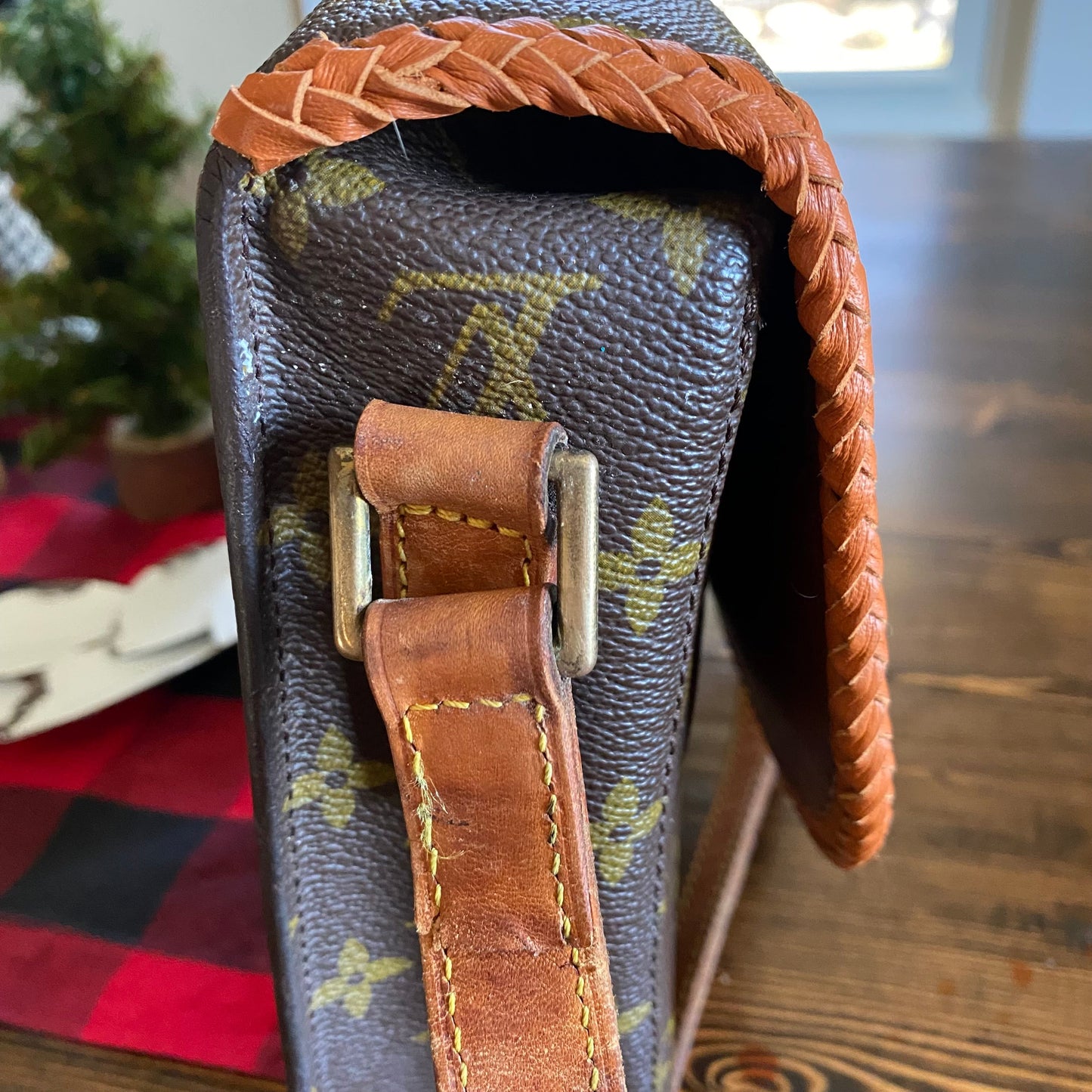 The Swift -Orvis bags Monogram in Tan Crossbody