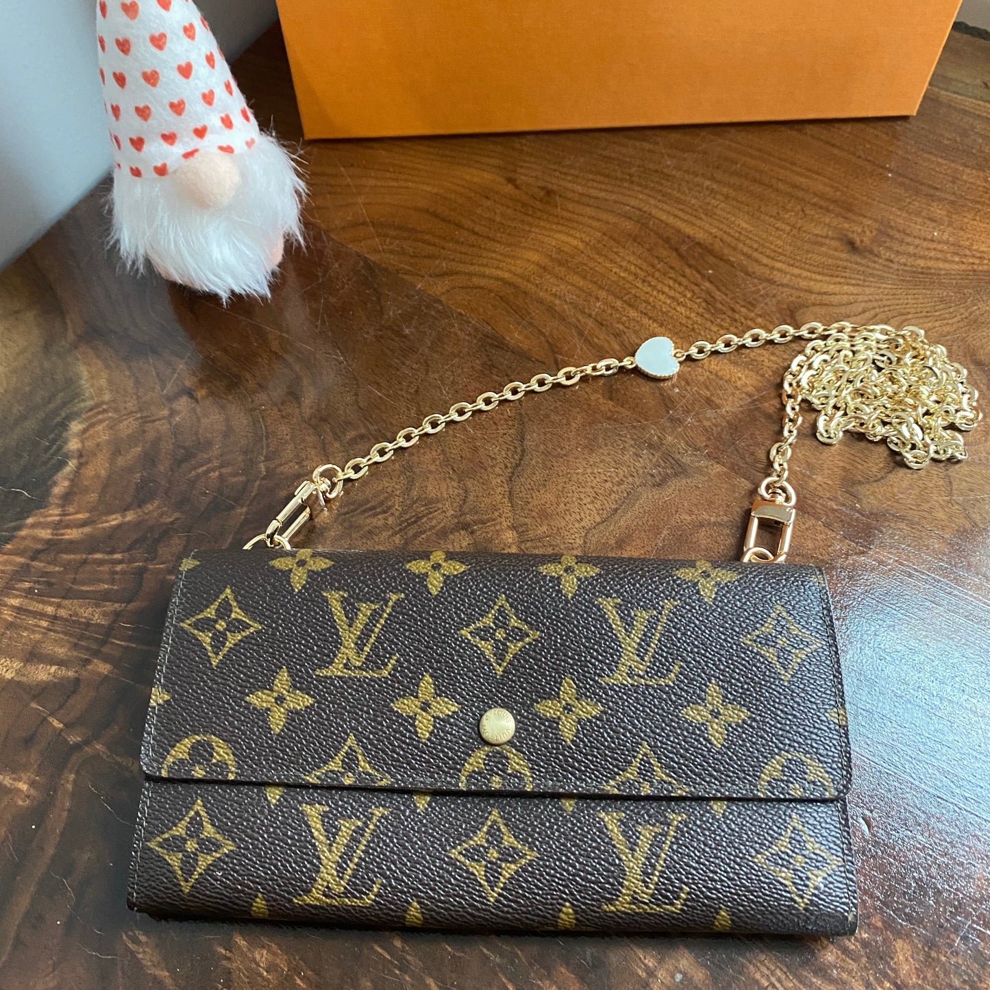 The Junco Wallet Crossbody -Orvis bags Monogram with Heart Chain