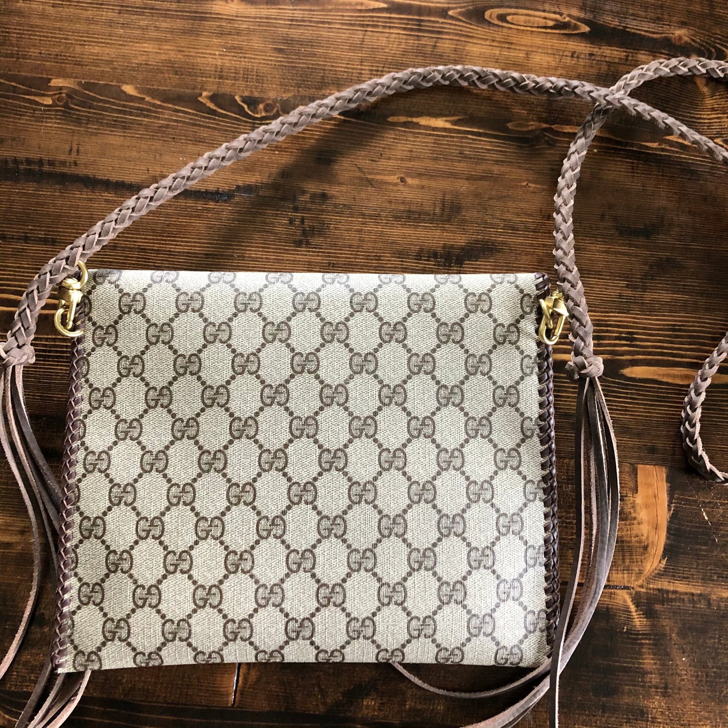 The Robin -Orvis bags GG Crossbody with Concho Snap