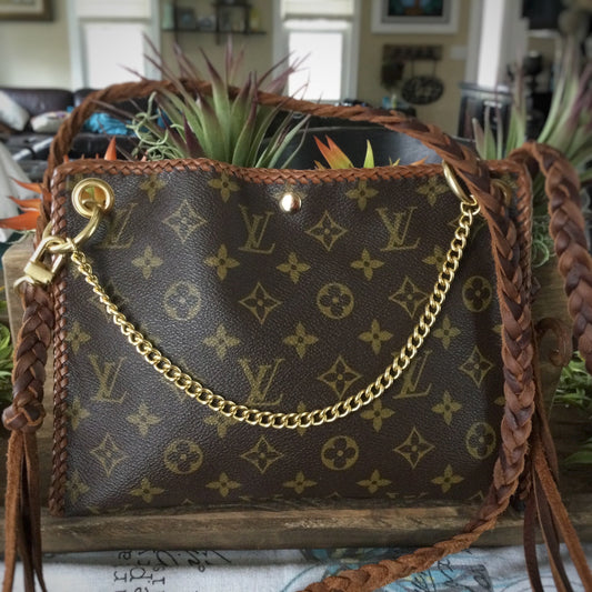 The Nuthatch -Orvis bags Monogram in Caramel Crossbody