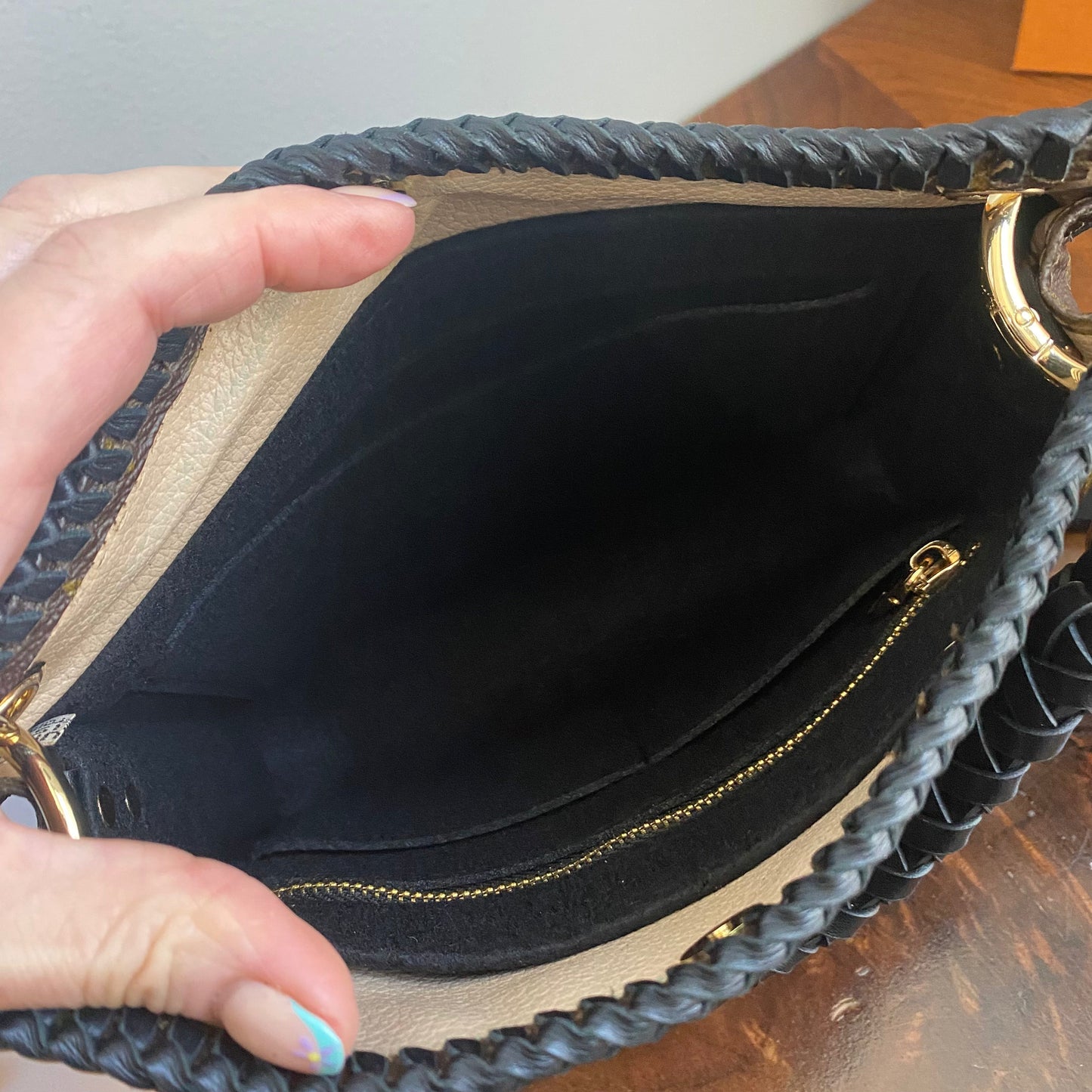 The Swan Crossbody -Orvis bags Monogram in Black