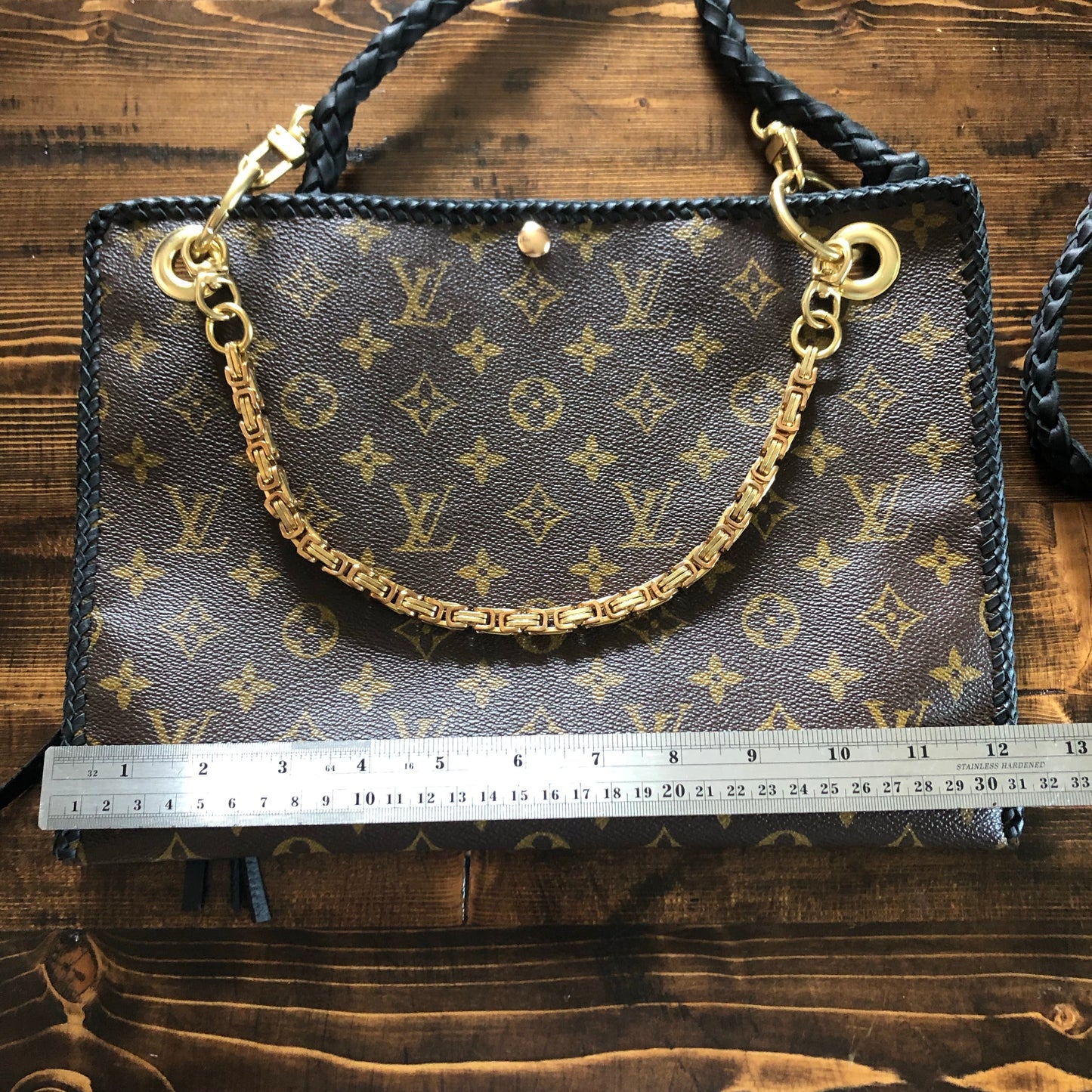 The XL Nuthatch -Orvis bags Monogram in Black Crossbody