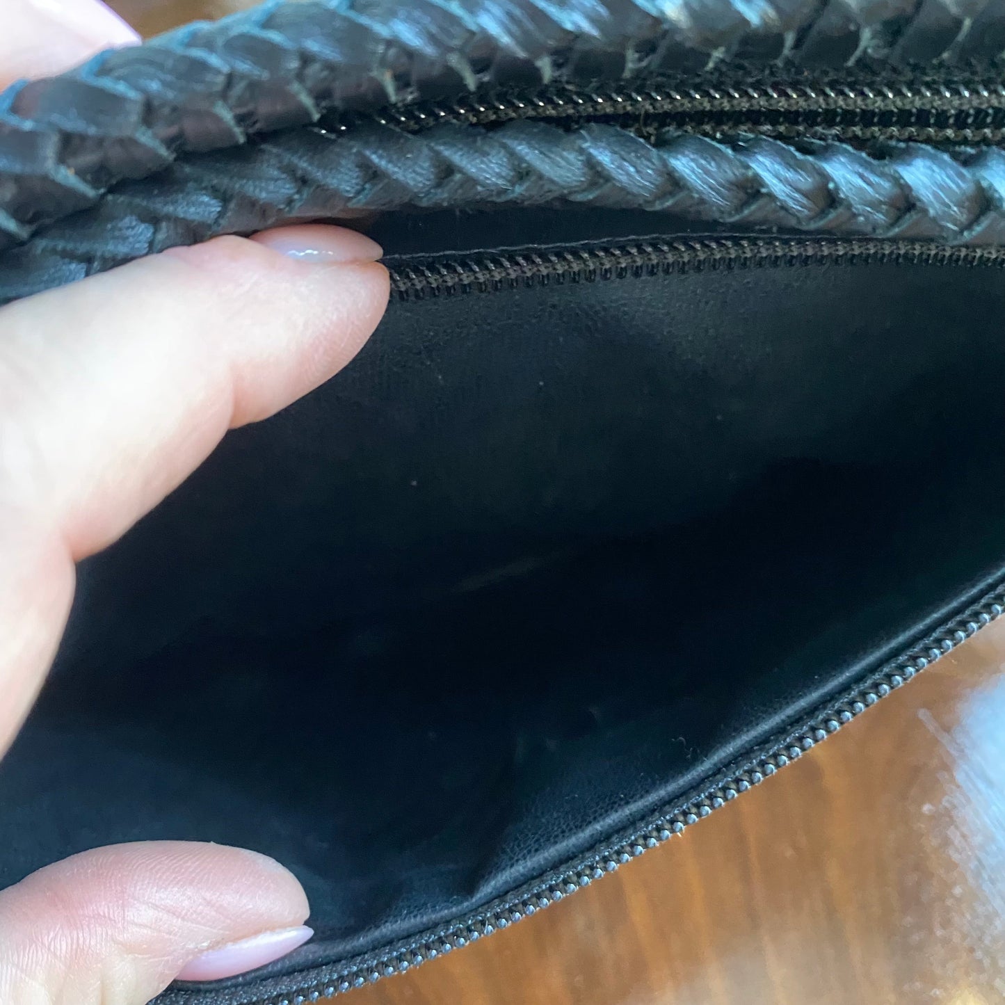The Swan Crossbody -Orvis bags Valentino in Black