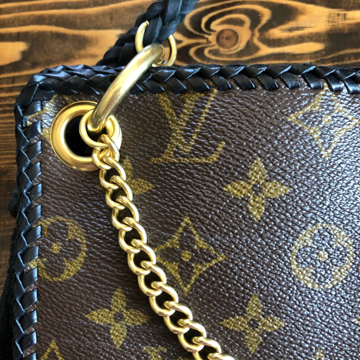 The Nuthatch -Orvis bags Monogram Black Crossbody