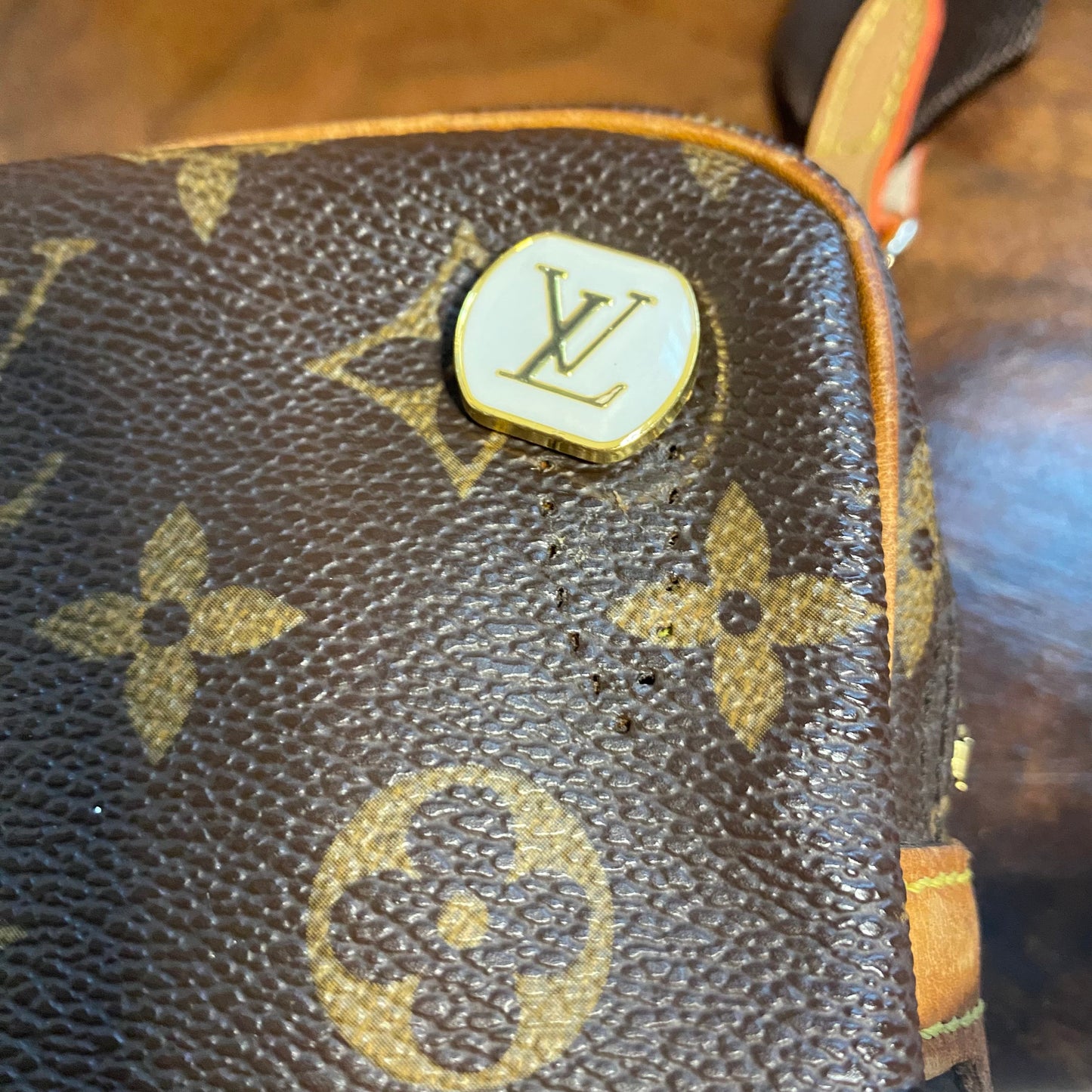 The Junco Crossbody -Orvis bags Monogram in Tan