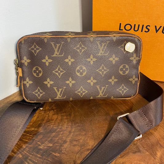 The Junco Crossbody -Orvis bags Monogram in Tan
